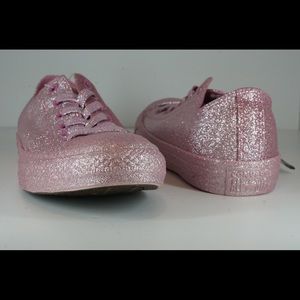 Brand New Women’s pink glitter women’s Converse.